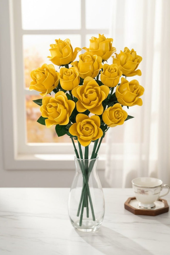 Ramo eterno de rosas azules y amarillas 💐 hover